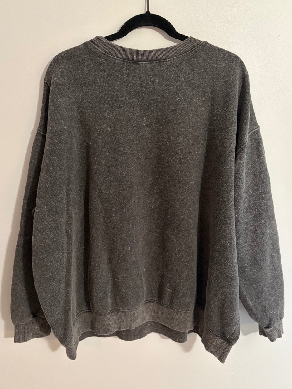 5 for $20: Target acid-wash crewneck sweatshirt - Picture 4 of 6